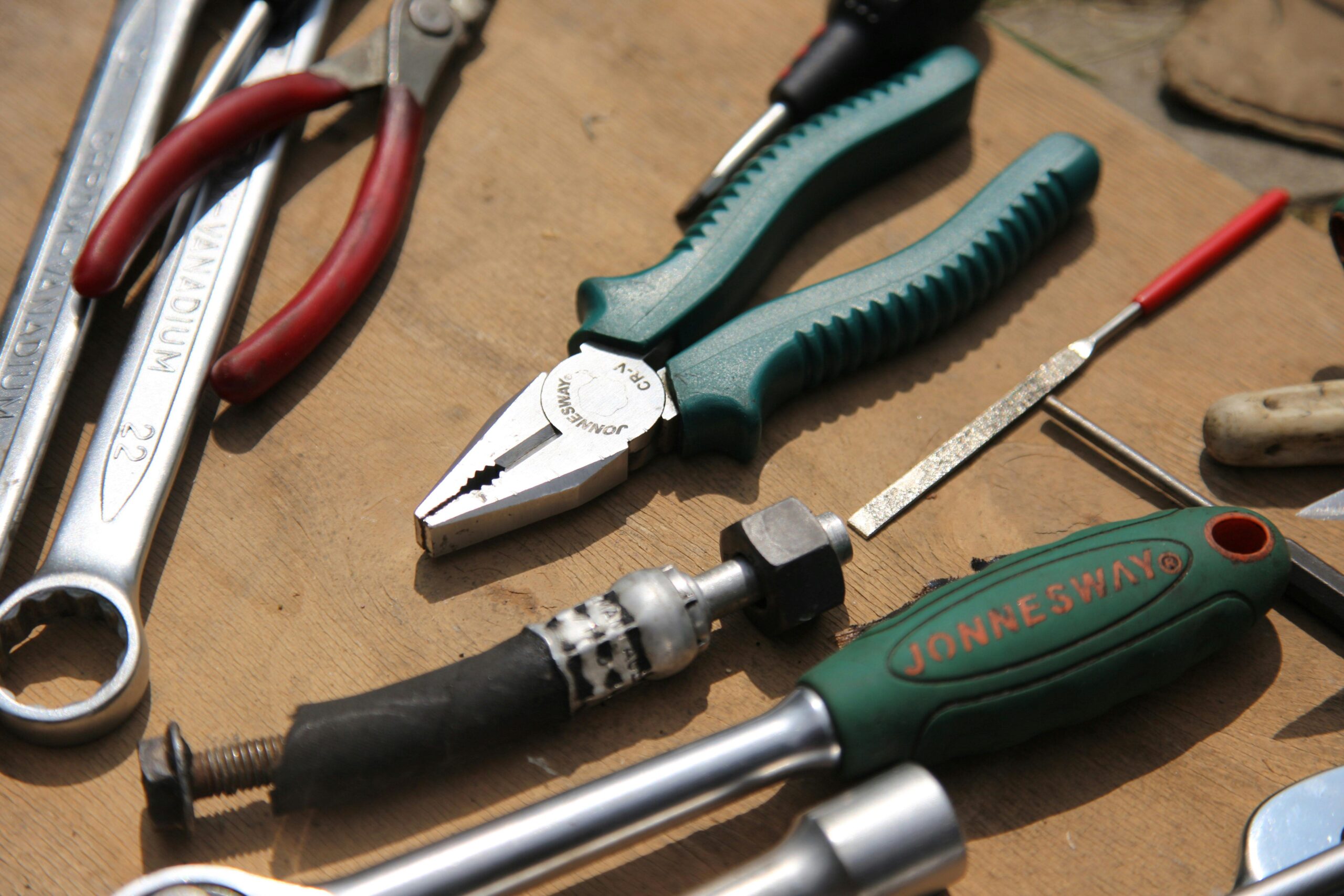 Screwdriver alternative types and alternative way star screwdrivers called